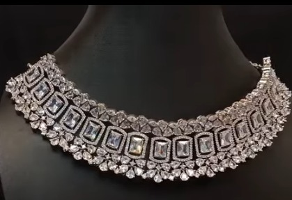 What Is a Diamond Cut Necklace