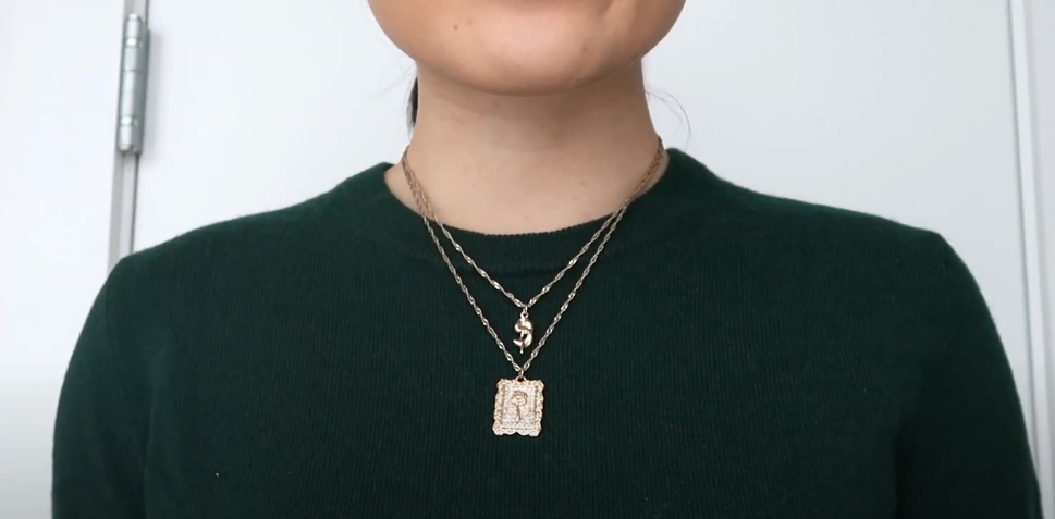 How to Wear a Necklace with a Turtleneck?